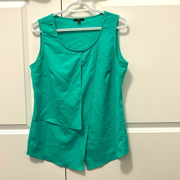 *2 items for $20/3 for $21* Milano like new sleeveless blouse - Picture 1 of 1